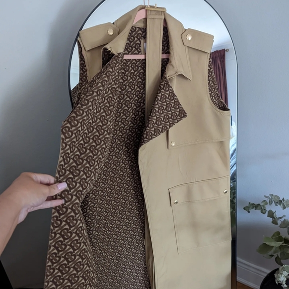 Burberry Trench Vest TB monogram - Picture 4 of 16